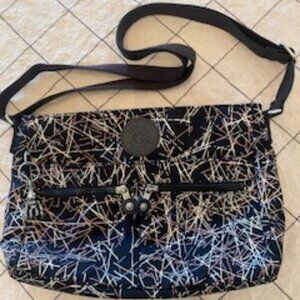 Kipling: Live Light Sabian Black/Noir Crossbody Bag/purse